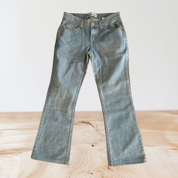 LEVIS Signature Light Wash Low Rise Bootcut Jeans Size 4 - Picture 1 of 9